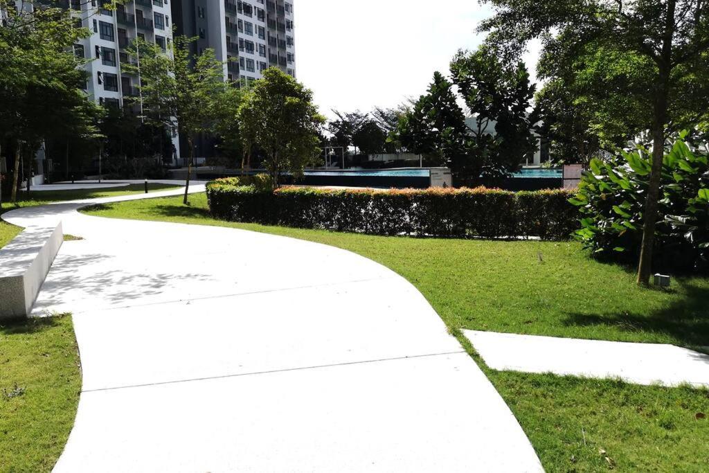 Yolo Budget Condo Premium Facilities One Johor Bahru Exterior foto