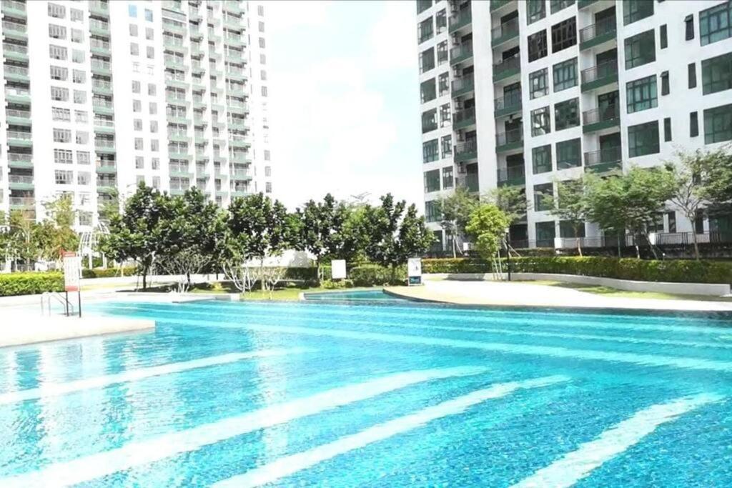 Yolo Budget Condo Premium Facilities One Johor Bahru Exterior foto